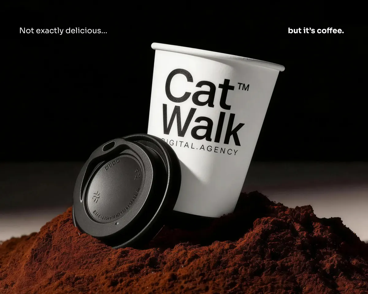 Página do manual de marca da Catwalk: aplicação em copo de café